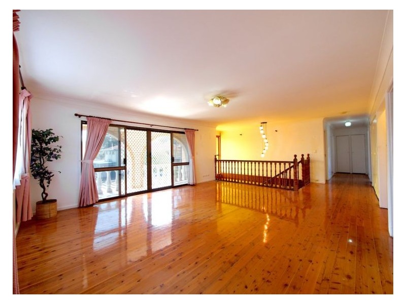 3 Carnoustie St, Macgregor QLD 4109