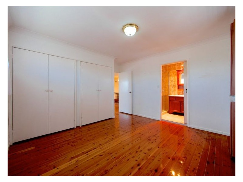 3 Carnoustie St, Macgregor QLD 4109