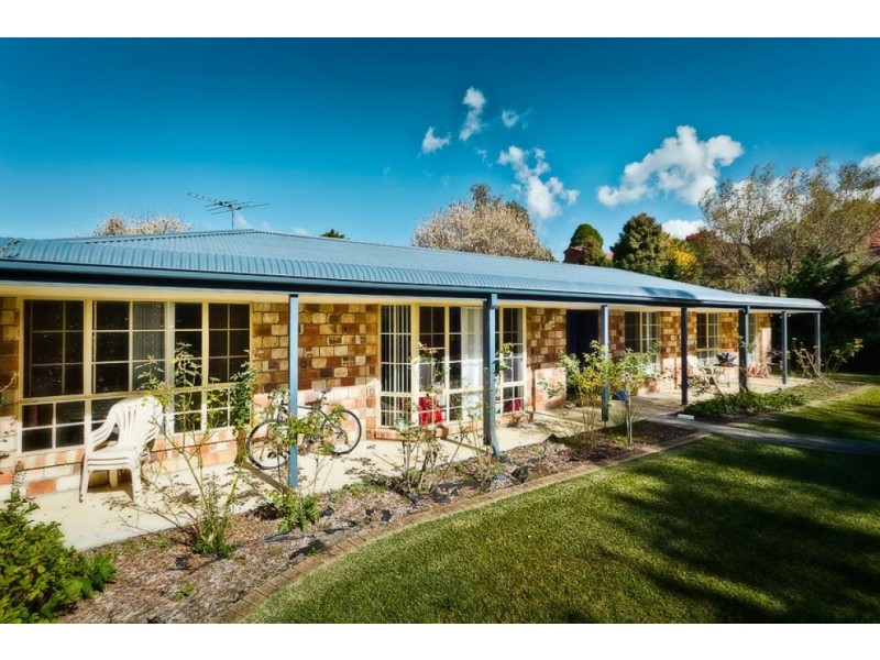 9 Cypress St, Dorrigo NSW 2453