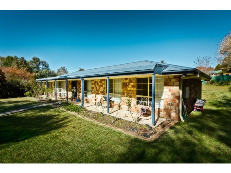 9 Cypress St, Dorrigo NSW 2453