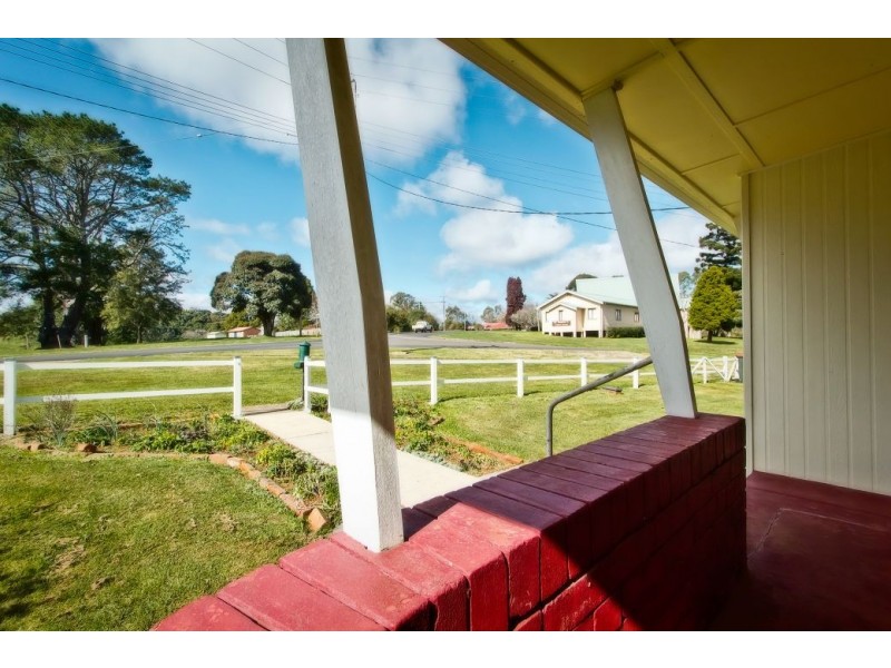 41 Kurrajong St, Dorrigo NSW 2453