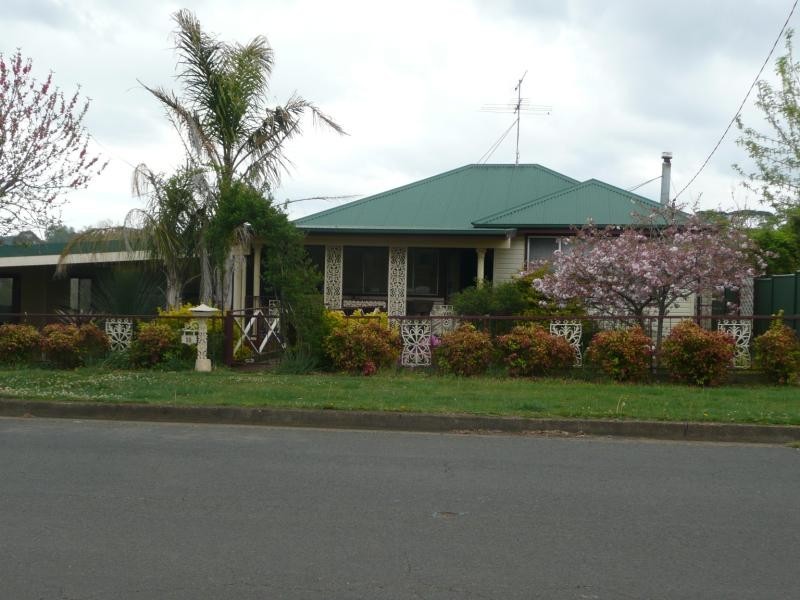 18 Vine Street, Dorrigo NSW 2453