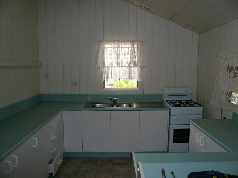 36 Avondale Avenue, Annerley QLD 4103