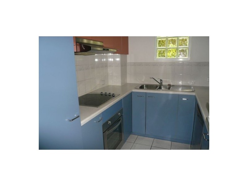 2/44 York Street, Indooroopilly QLD 4068