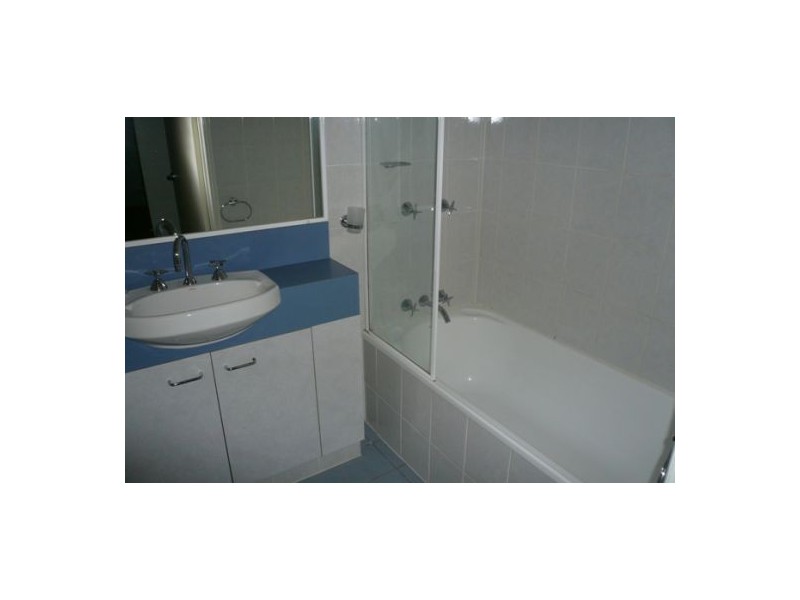 2/44 York Street, Indooroopilly QLD 4068