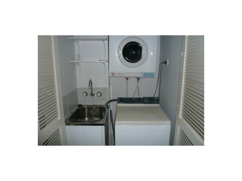 2/44 York Street, Indooroopilly QLD 4068