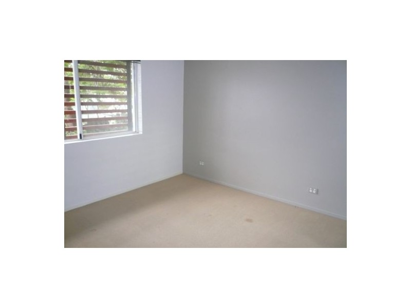 2/44 York Street, Indooroopilly QLD 4068