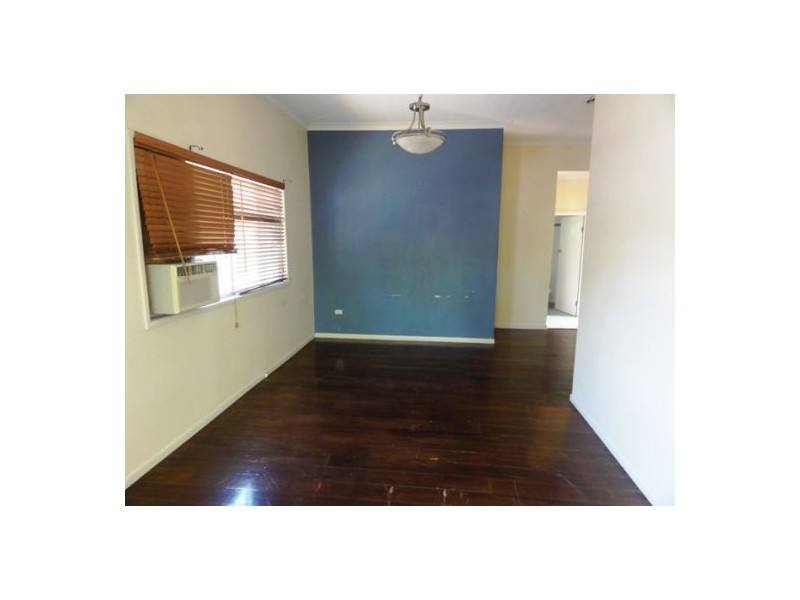 29 Russell Avenue, Norman Park QLD 4170