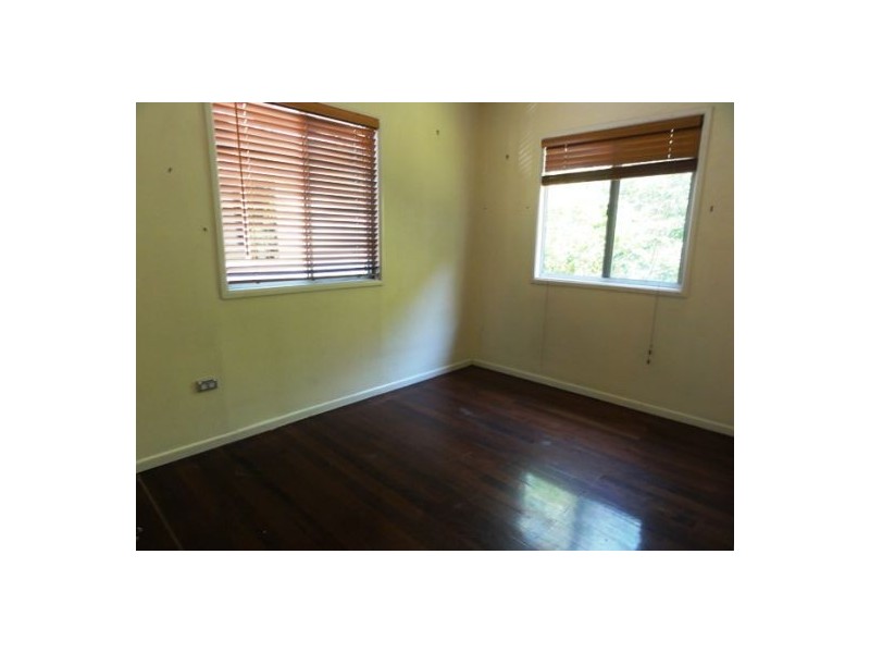 29 Russell Avenue, Norman Park QLD 4170
