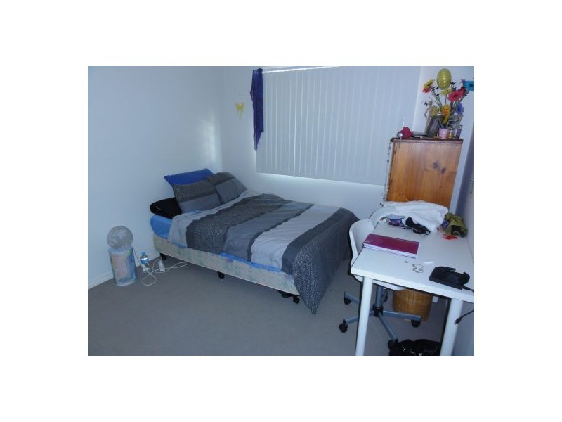 4 97 Wallace Street, Chermside QLD 4032