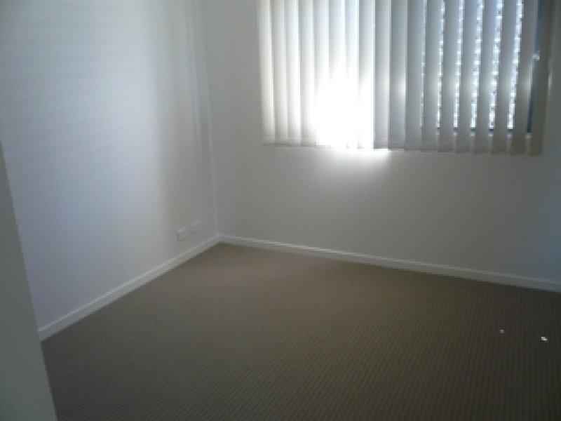 2/60 London, Nundah QLD 4012