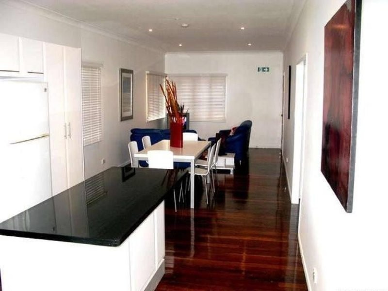 1 27 Cameron, Fairfield QLD 4103