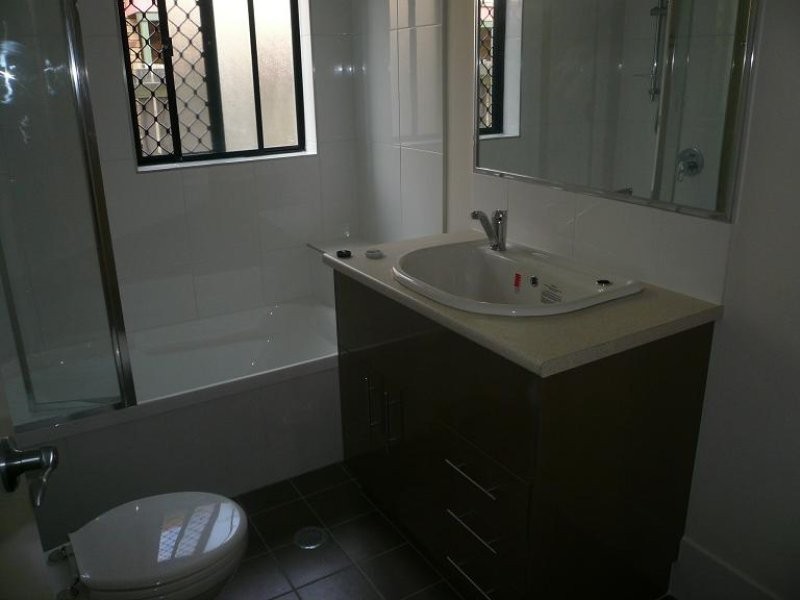 2/56 Wallace Street, Chermside QLD 4032