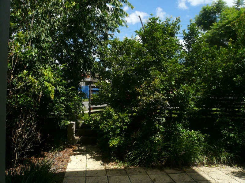 1/82 Clarence Road, Indooroopilly QLD 4068