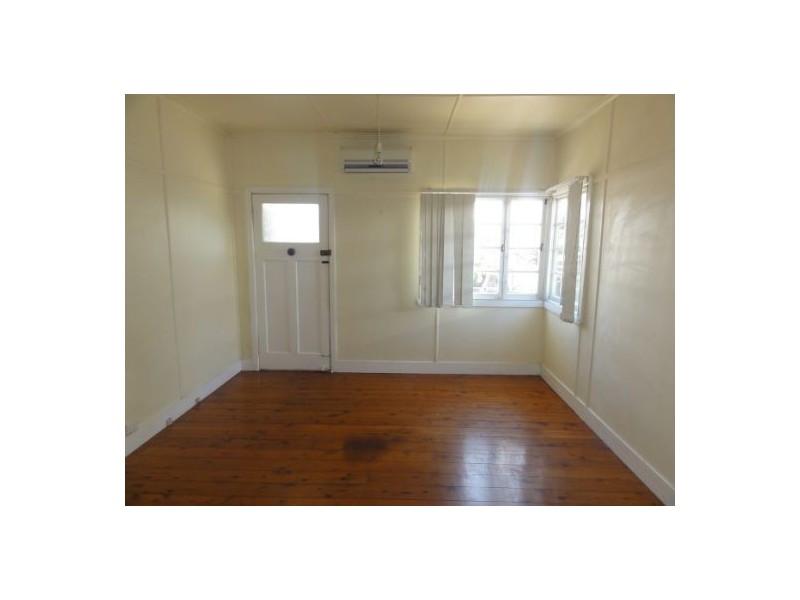 81 White Street, Graceville QLD 4075