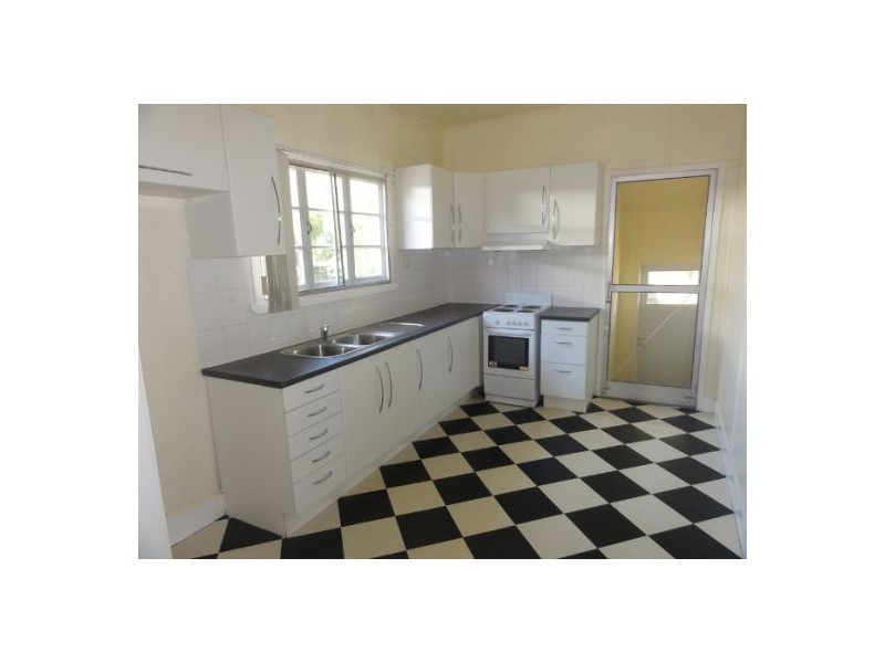 81 White Street, Graceville QLD 4075