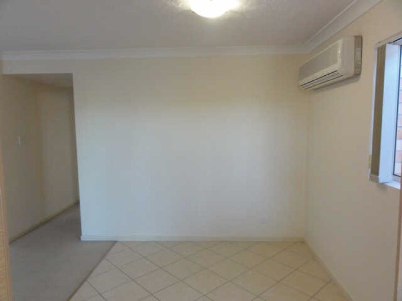 2/18 Dorinda Street, Greenslopes QLD 4120