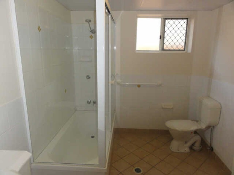 2/18 Dorinda Street, Greenslopes QLD 4120