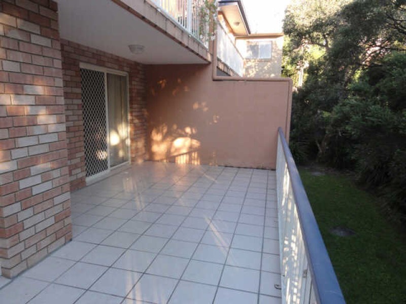 2/18 Dorinda Street, Greenslopes QLD 4120