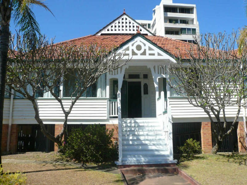 2/27 Dornoch Terrace, Highgate Hill QLD 4101