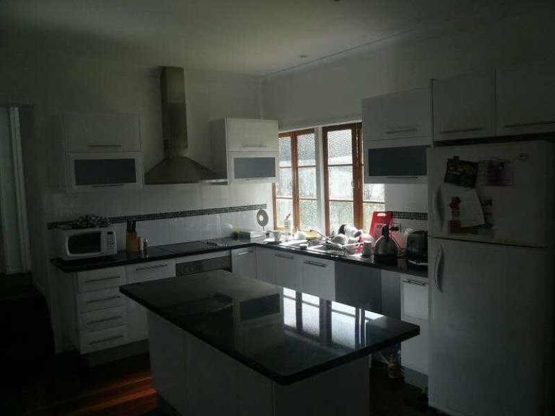 2/27 Cameron Street, Fairfield QLD 4103