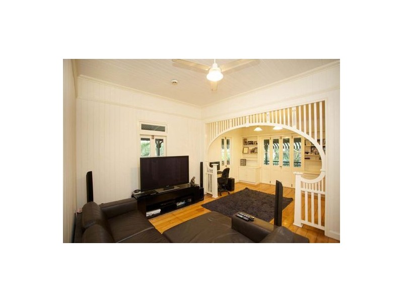 56 Lindon St, Dutton Park QLD 4102