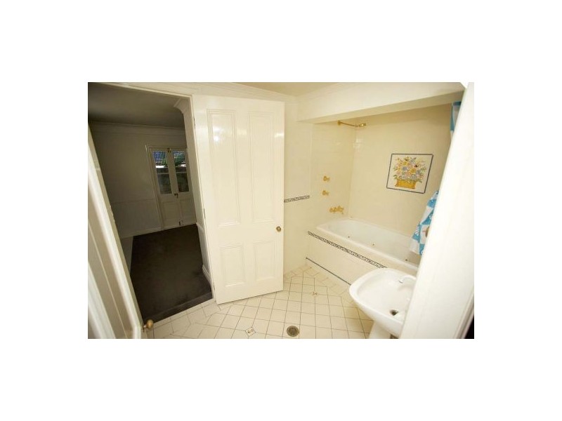 56 Lindon St, Dutton Park QLD 4102