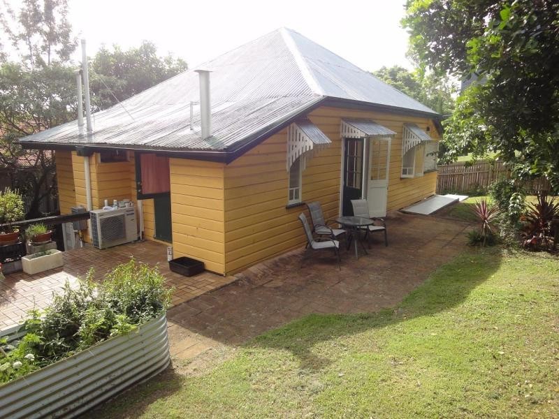 10 Hove St, Highgate Hill QLD 4101