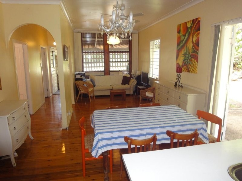 10 Hove St, Highgate Hill QLD 4101