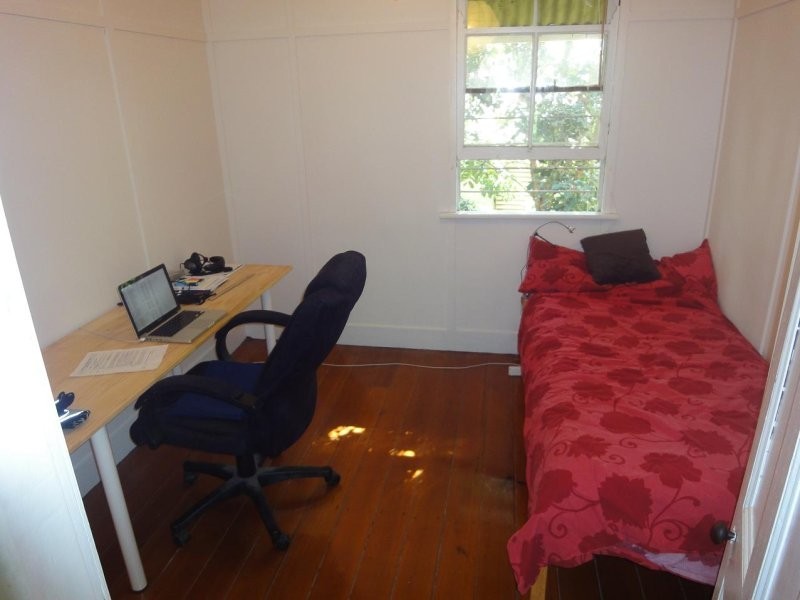 10 Hove St, Highgate Hill QLD 4101