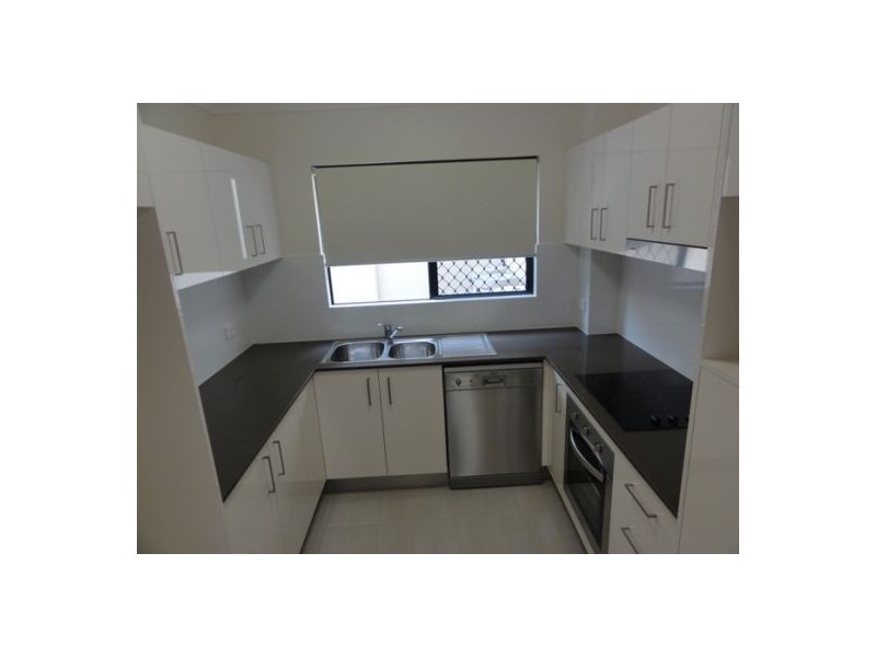 2 26-28 Bradley Avenue, Kedron QLD 4031