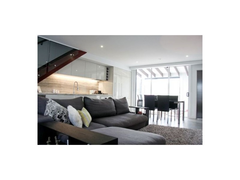 165 Gladstone Rd, Highgate Hill QLD 4101