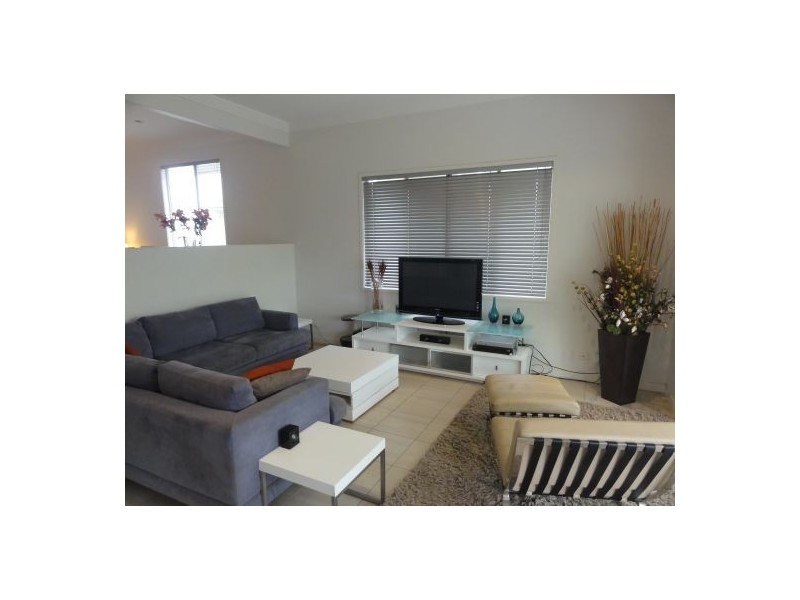 1 Lochaber St, Dutton Park QLD 4102