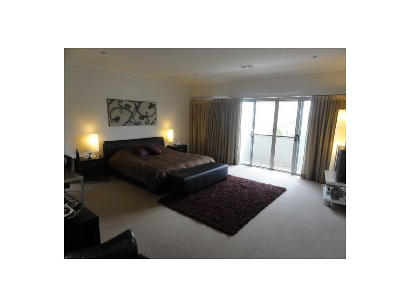 1 Lochaber St, Dutton Park QLD 4102