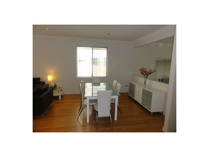 1 Lochaber St, Dutton Park QLD 4102