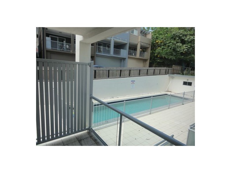 33/108 Nicholson Street, Greenslopes QLD 4120