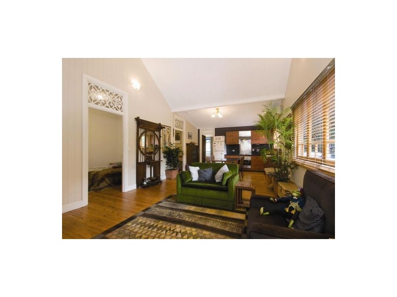 37A Baynes St, Highgate Hill QLD 4101