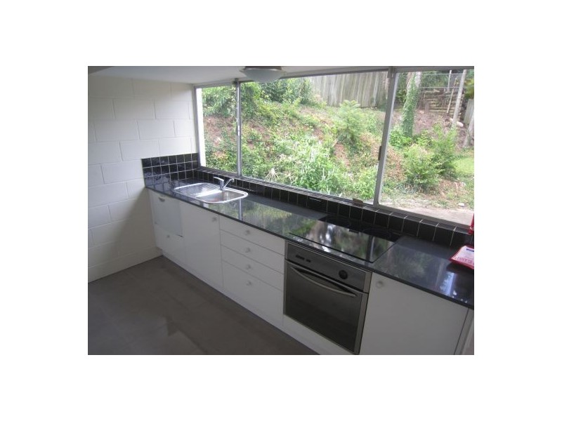 15 Oxford Tce, Taringa QLD 4068