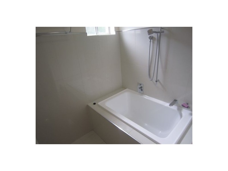 15 Oxford Tce, Taringa QLD 4068