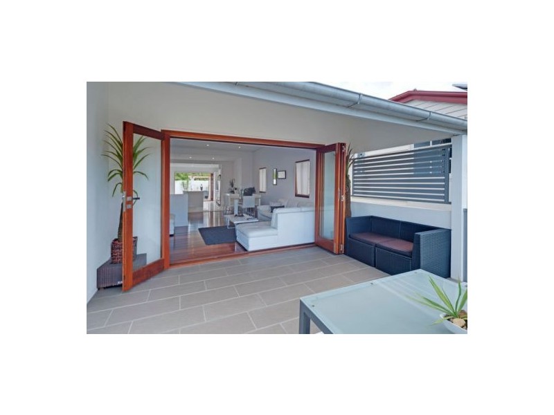 36 Granville St, West End QLD 4101