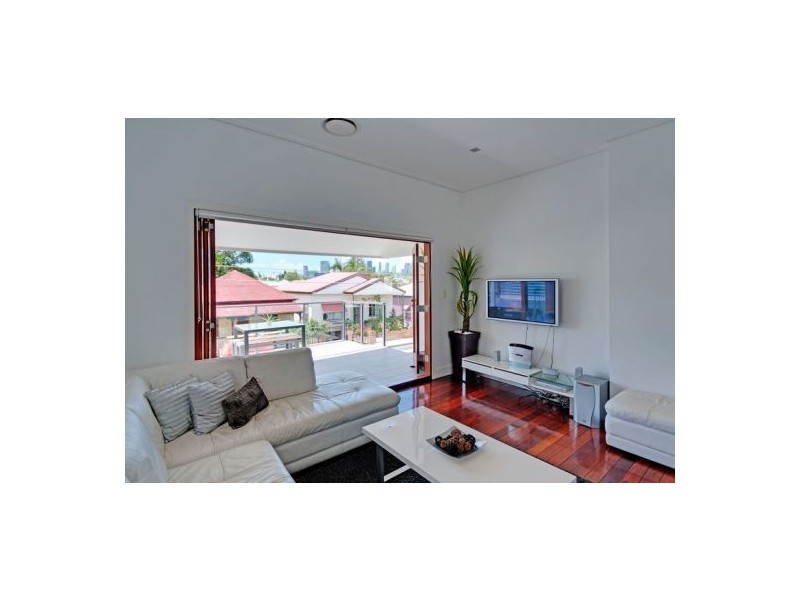 36 Granville St, West End QLD 4101