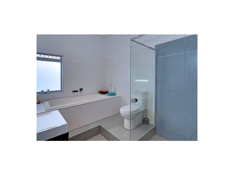 36 Granville St, West End QLD 4101