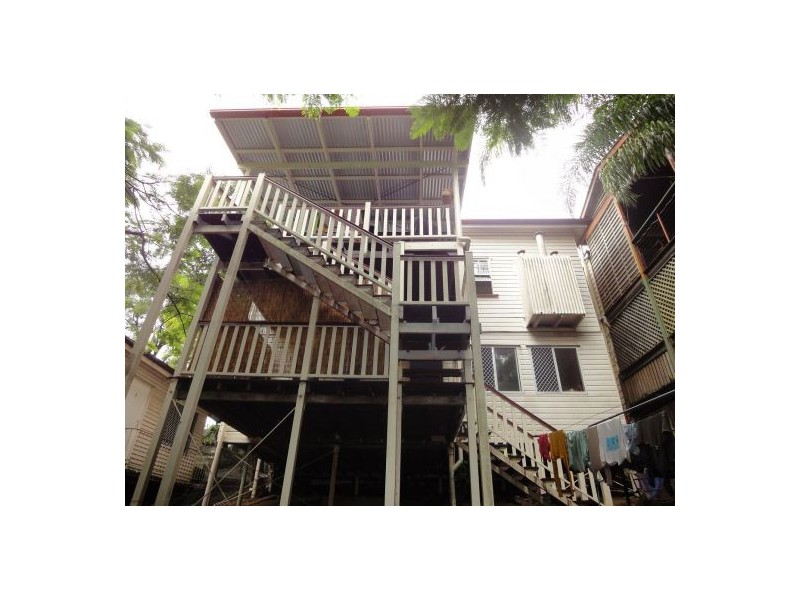 96 Gladstone Rd, Highgate Hill QLD 4101