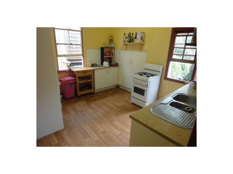 96 Gladstone Rd, Highgate Hill QLD 4101