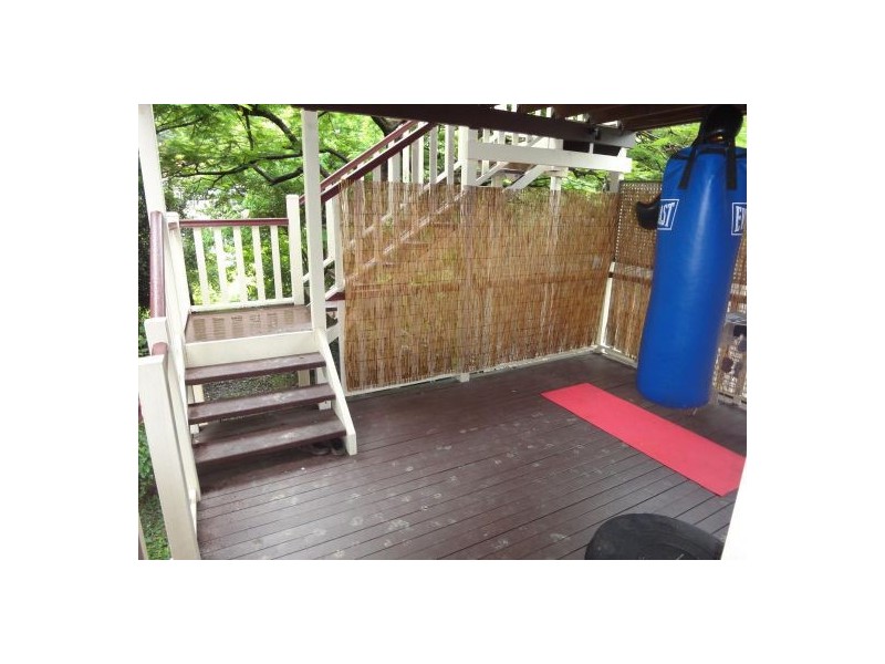 96 Gladstone Rd, Highgate Hill QLD 4101