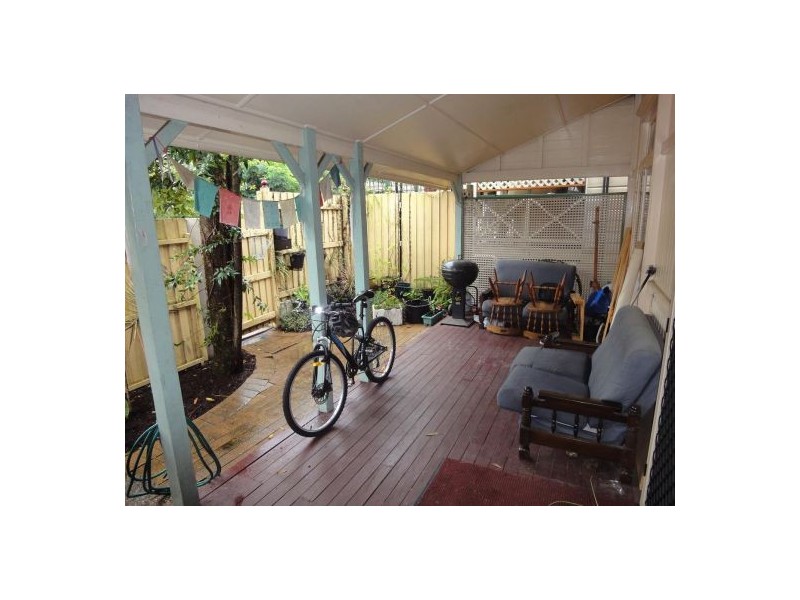 96 Gladstone Rd, Highgate Hill QLD 4101