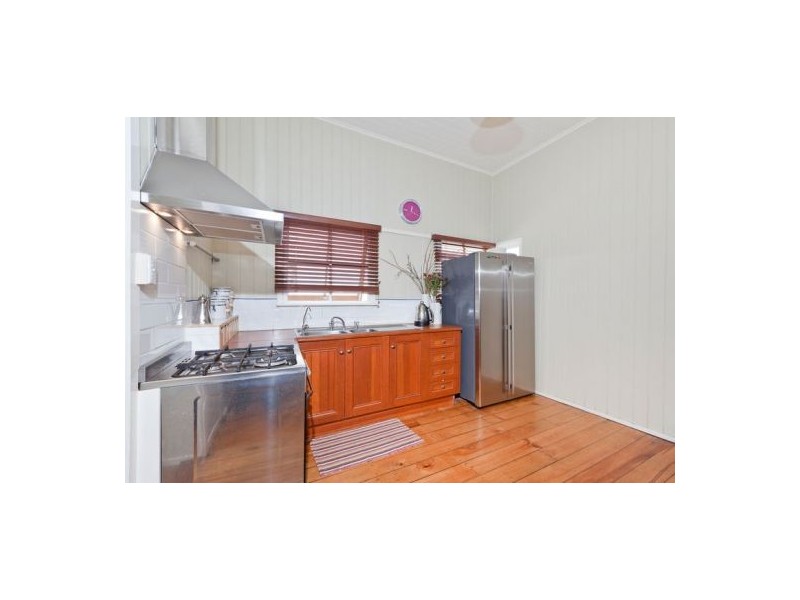 1 Rosecliffe St, Highgate Hill QLD 4101