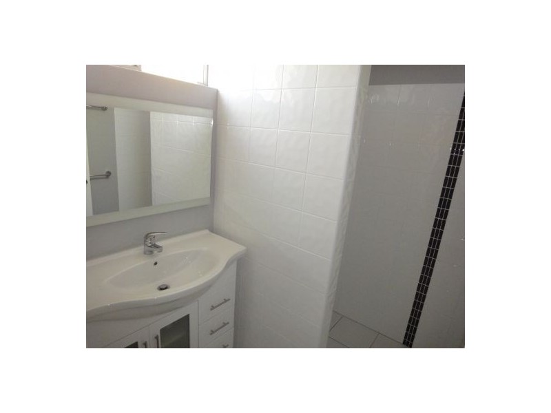 8 10 Carlow Street, West End QLD 4101