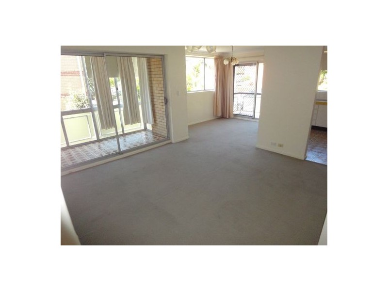 1/44 Kitchener St, Coorparoo QLD 4151