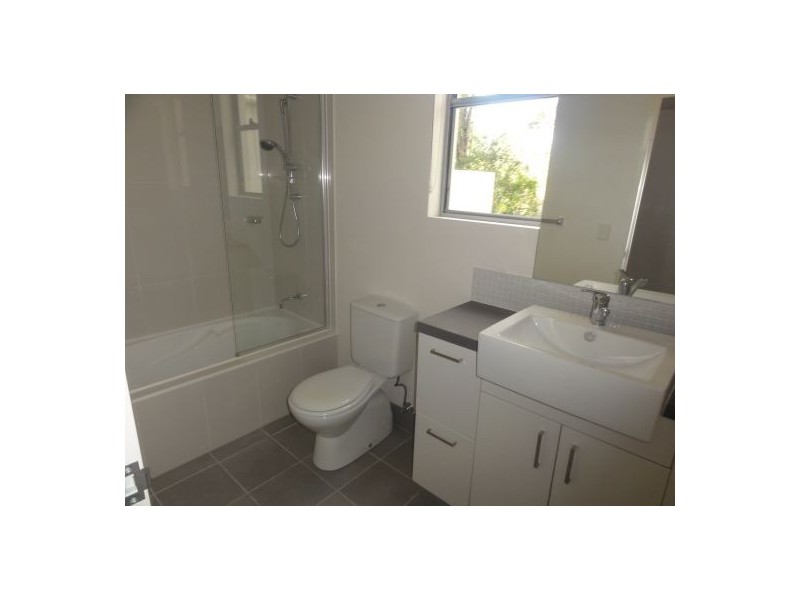 108 Nicholson Street, Greenslopes QLD 4120